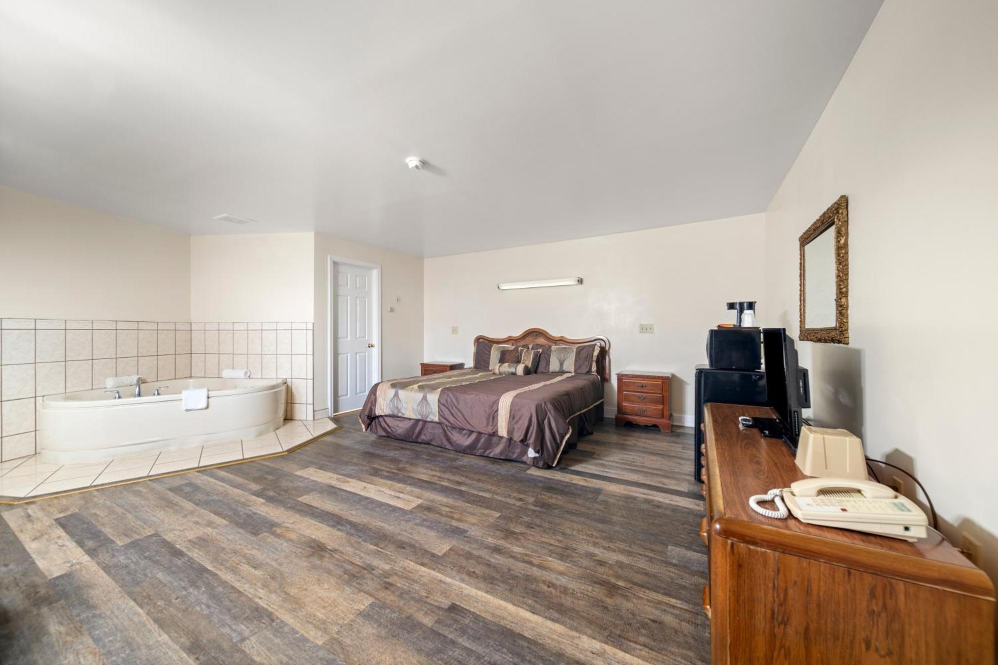 Thumb Heritage Inn Sandusky 外观 照片