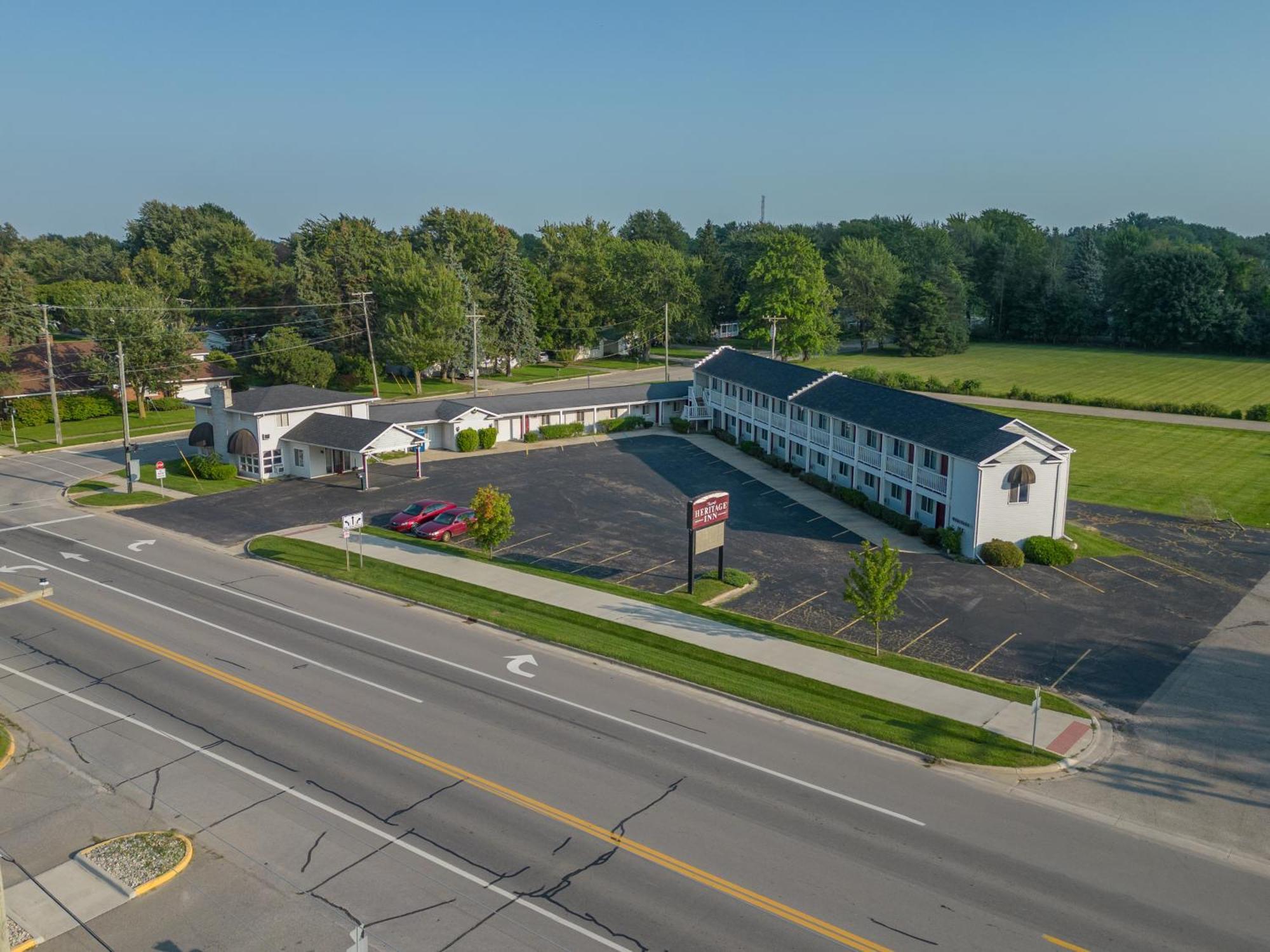 Thumb Heritage Inn Sandusky 外观 照片